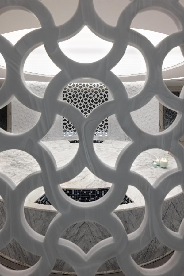 Jumeirah Gulf Of Bahrain マナーマ エクステリア 写真 Interior of the mosque